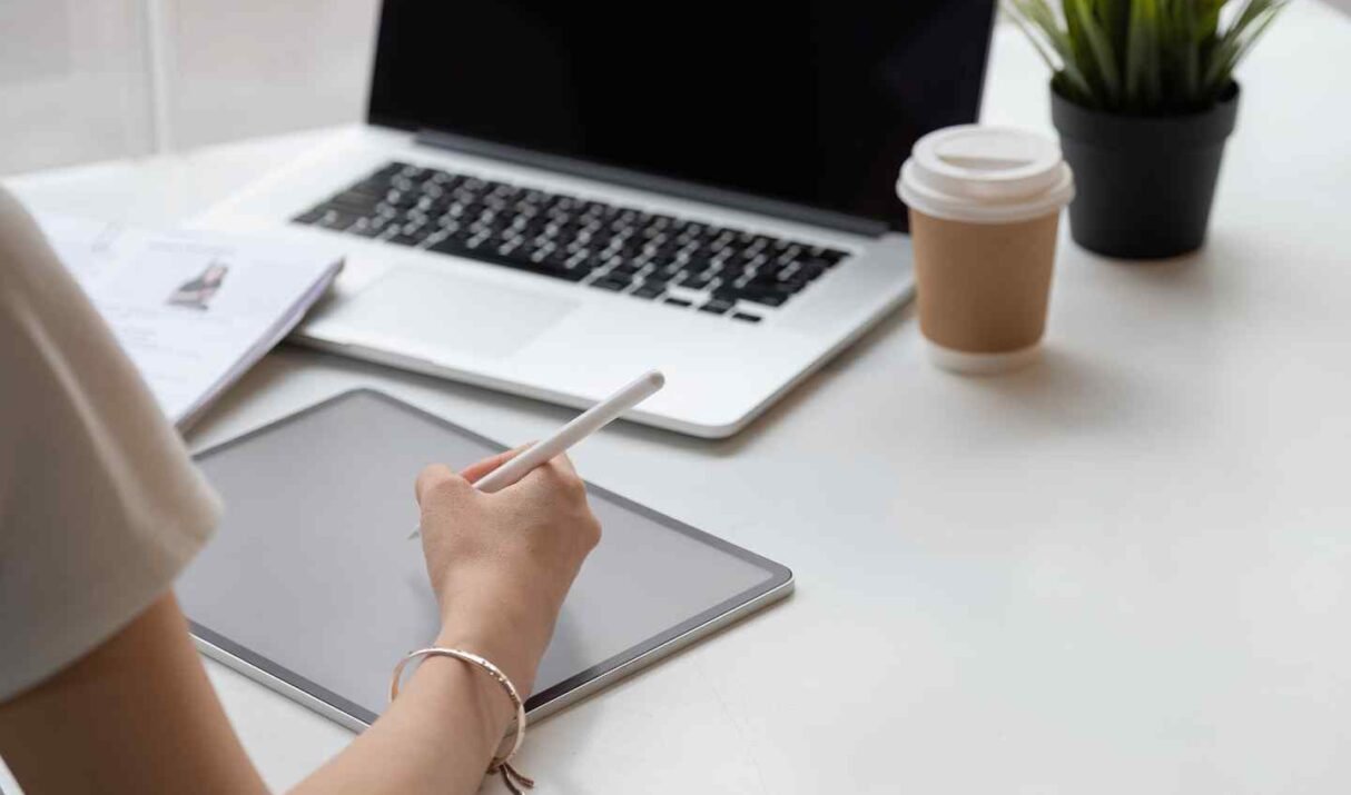 20 Sketch Tutorials To Master the UX Design Software